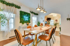 Themed New York Home about 2 Mi to Niagara Falls!